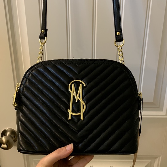 Steve Madden Handbags - Steve Madden Chevron Leather Crossbody Bag